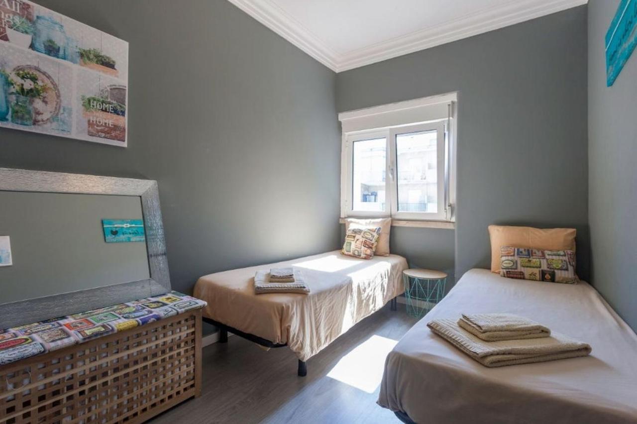 Apartment with 2 bedrooms in Moscavide - Lissabon Buitenkant foto