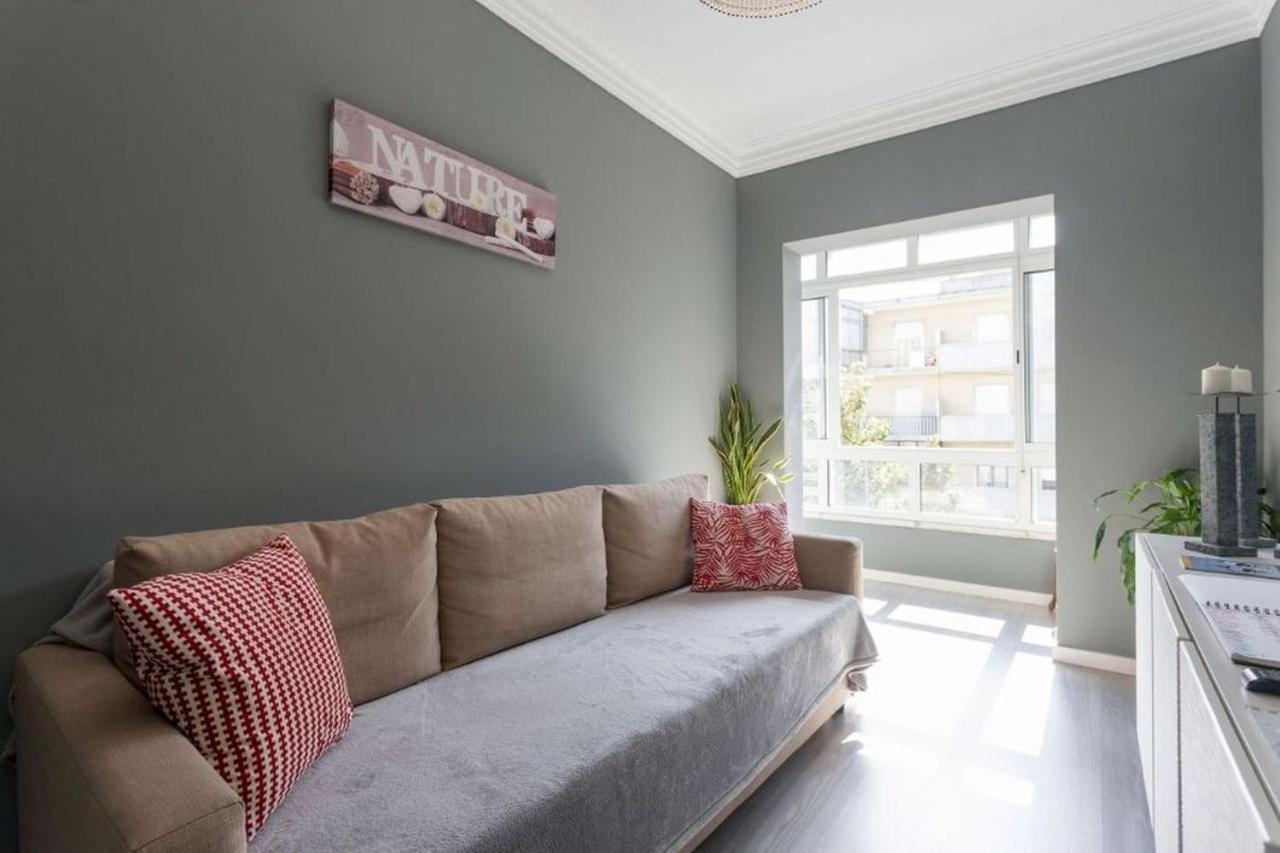 Apartment with 2 bedrooms in Moscavide - Lissabon Buitenkant foto