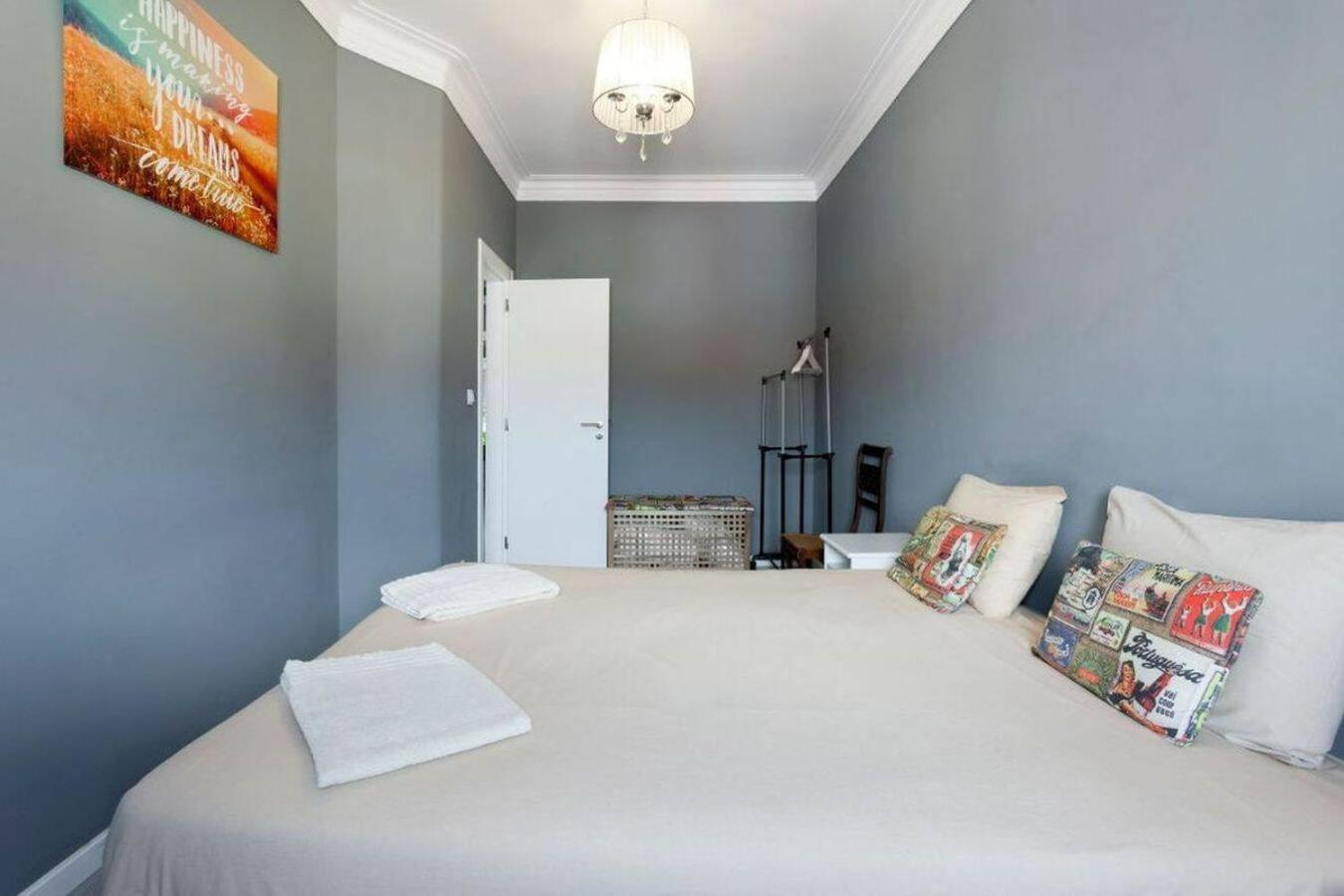 Apartment with 2 bedrooms in Moscavide - Lissabon Buitenkant foto