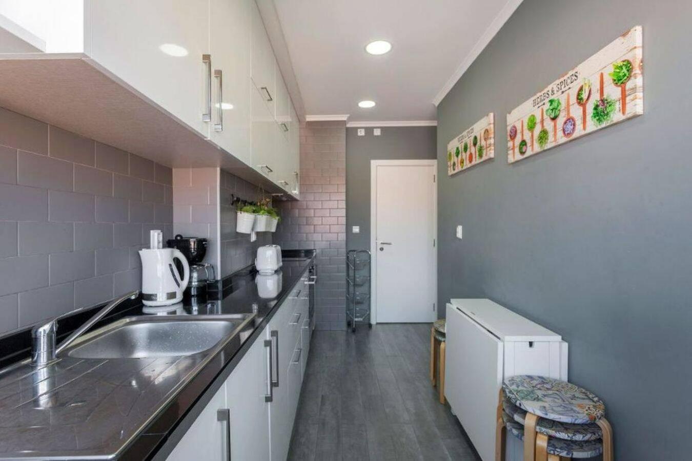 Apartment with 2 bedrooms in Moscavide - Lissabon Buitenkant foto